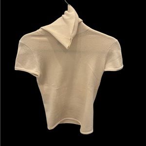 J Crew cream cashmere turtle neck t-shirt. Size XS